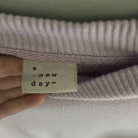 Purple Crewneck (not oversized) - Picture 3 of 3